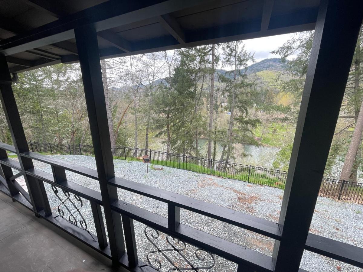 The River House Grants Pass Exterior foto